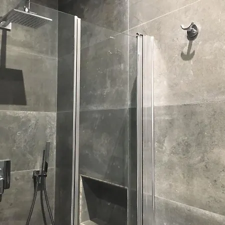 Alojamento de Acomodação e Pequeno-almoço Luna Rossa *