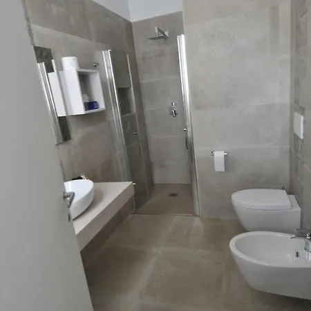 Luna Rossa Couette-café